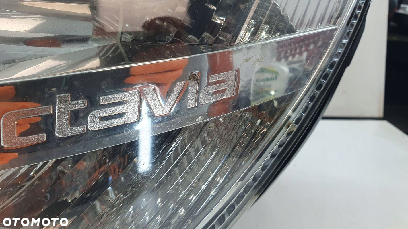 Skoda Octavia 2 II 1Z Lift 08-12 lewa lampa przednia przód reflektor € - 5