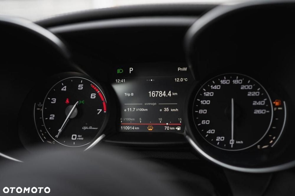 Alfa Romeo Giulia - 18