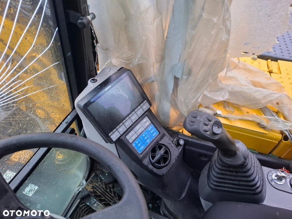 Komatsu PW138 MR - 18