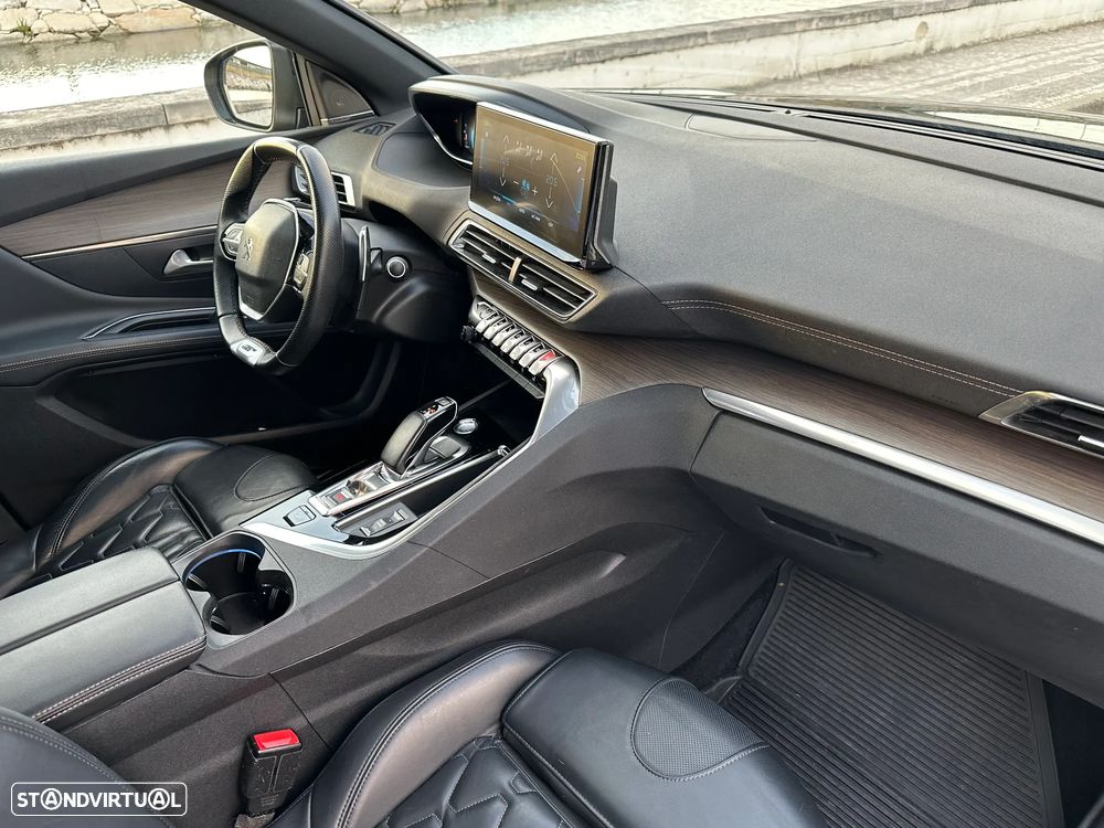 Peugeot 3008 1.6 Hybrid4 GT e-EAT8 - 39