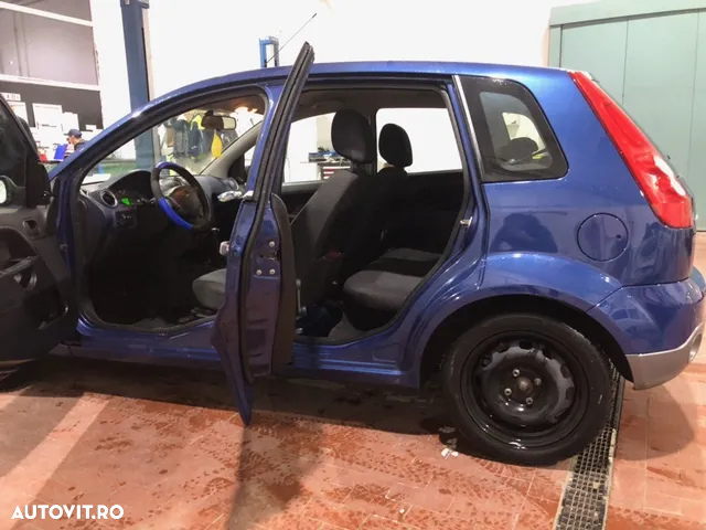Ford Fiesta - 5
