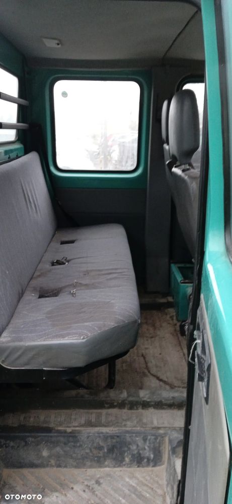 Mercedes-Benz Sprinter 208 - 11