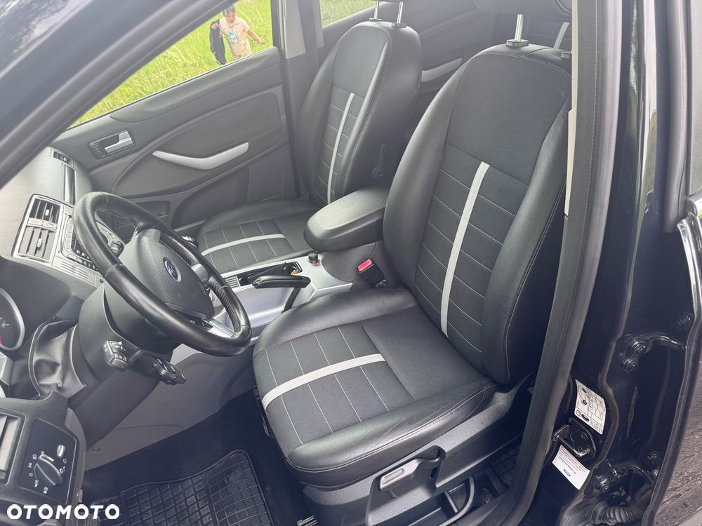 Ford Kuga - 15