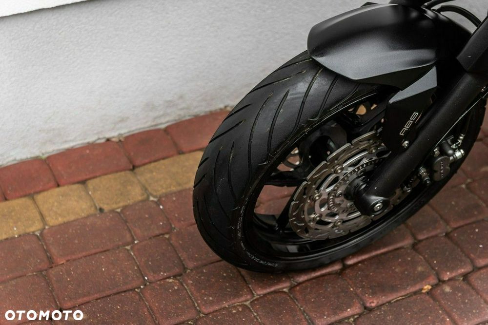 Kawasaki ER - 7