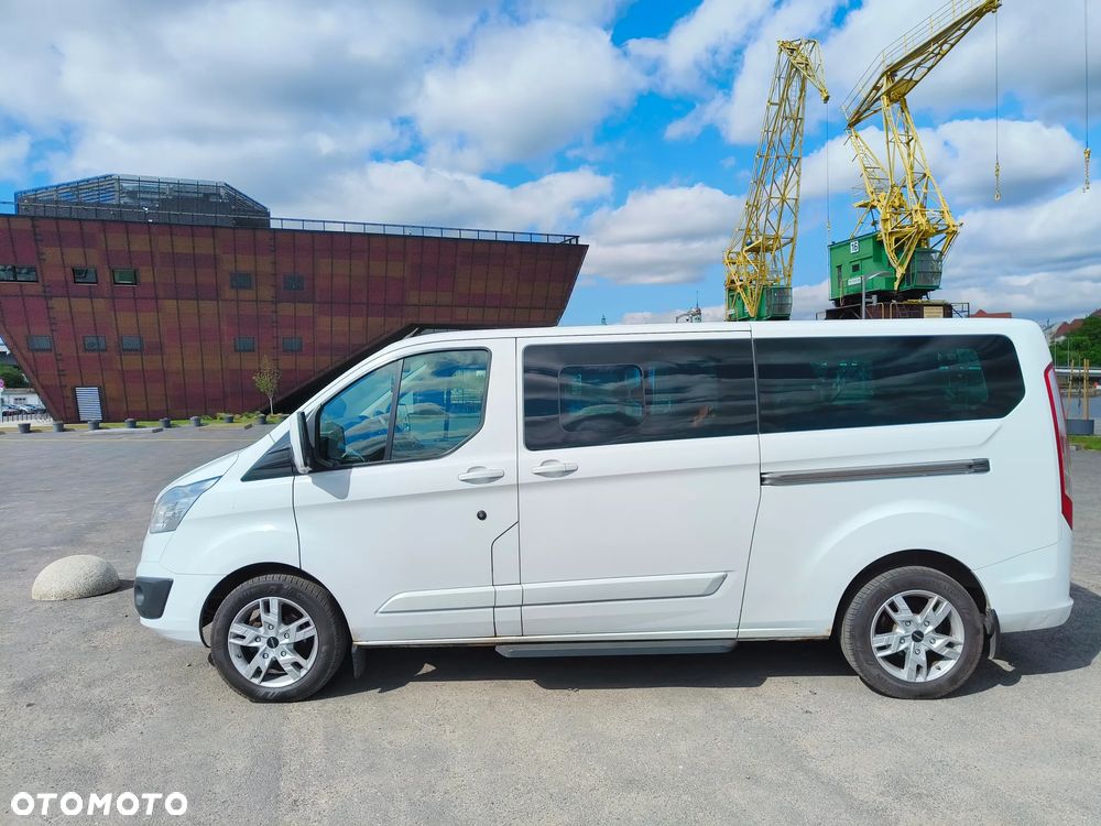 Ford Tourneo Custom 300 L2H1 VA Titanium - 26