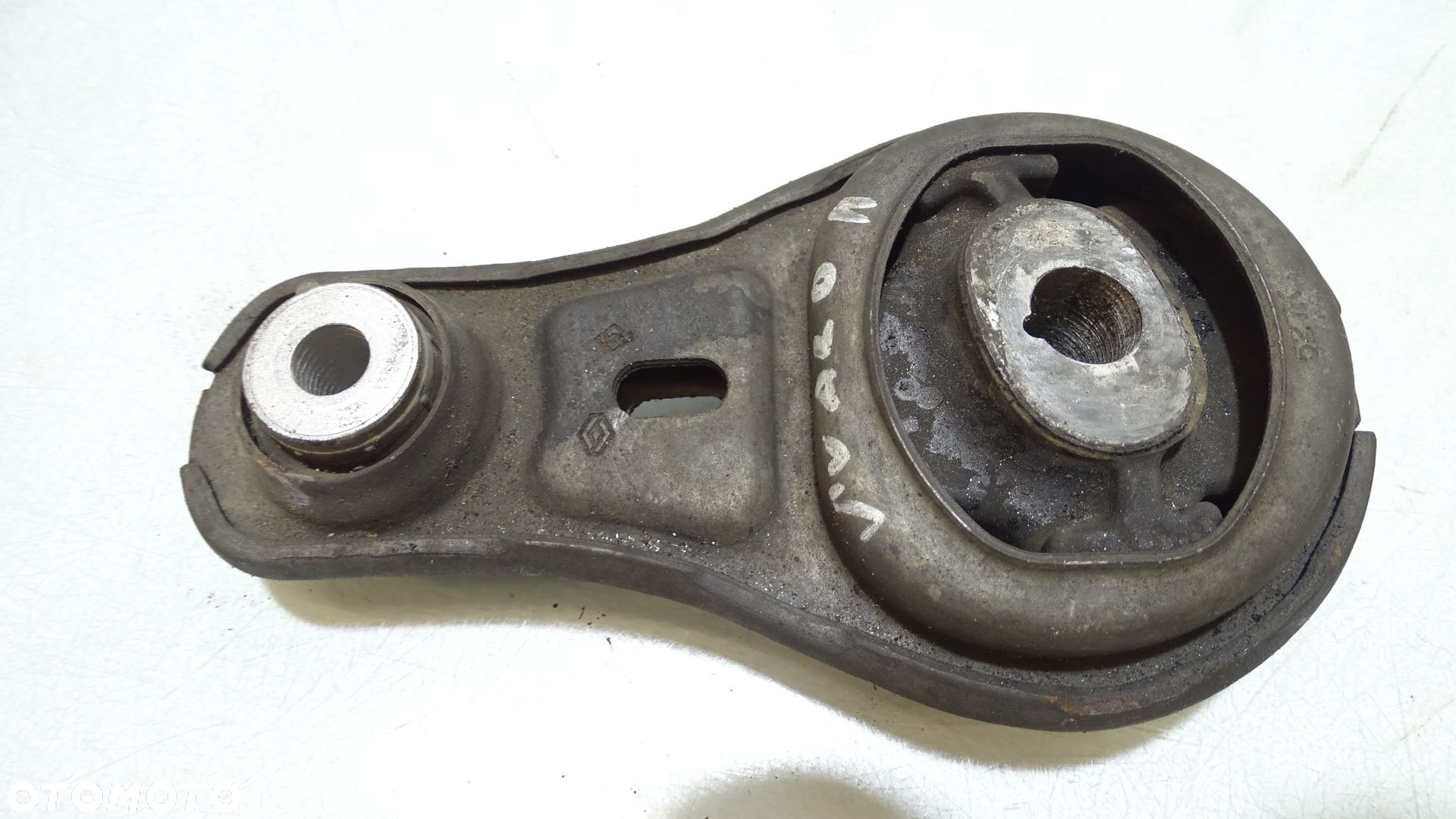 PODUSZKA SILNIKA OPEL VIVARO B 93866731 - 2
