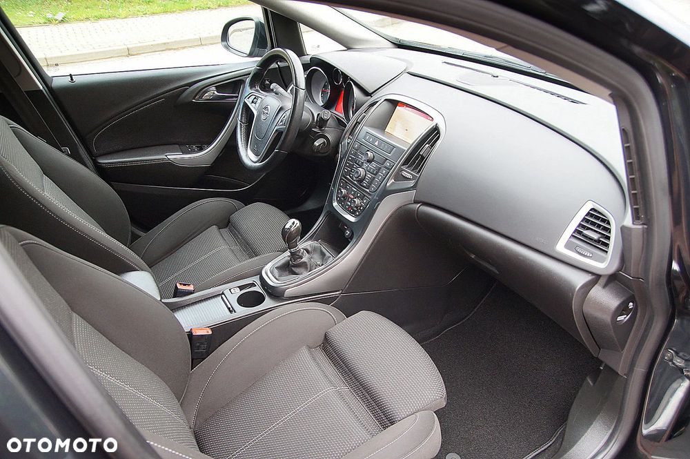 Opel Astra 1.4 T Cosmo S&S - 19
