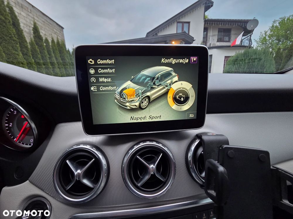 Mercedes-Benz GLA 200 (CDI) d 4Matic 7G-DCT AMG Line - 37