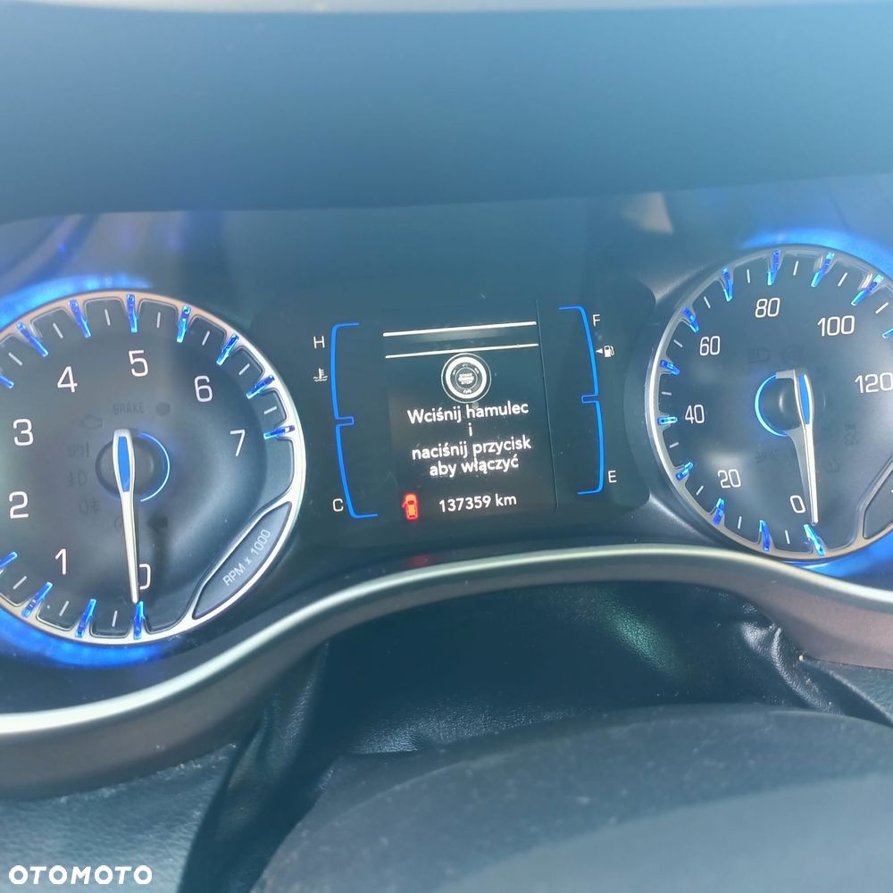 Chrysler Pacifica - 7