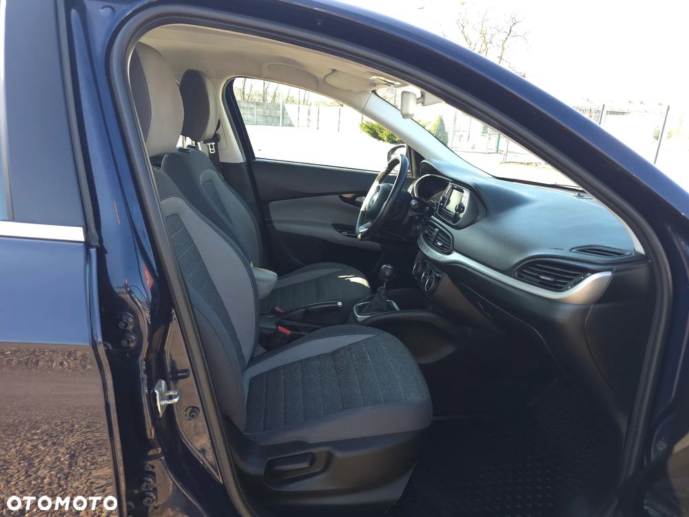 Fiat Tipo 1.6 MultiJet 16v Lounge - 16