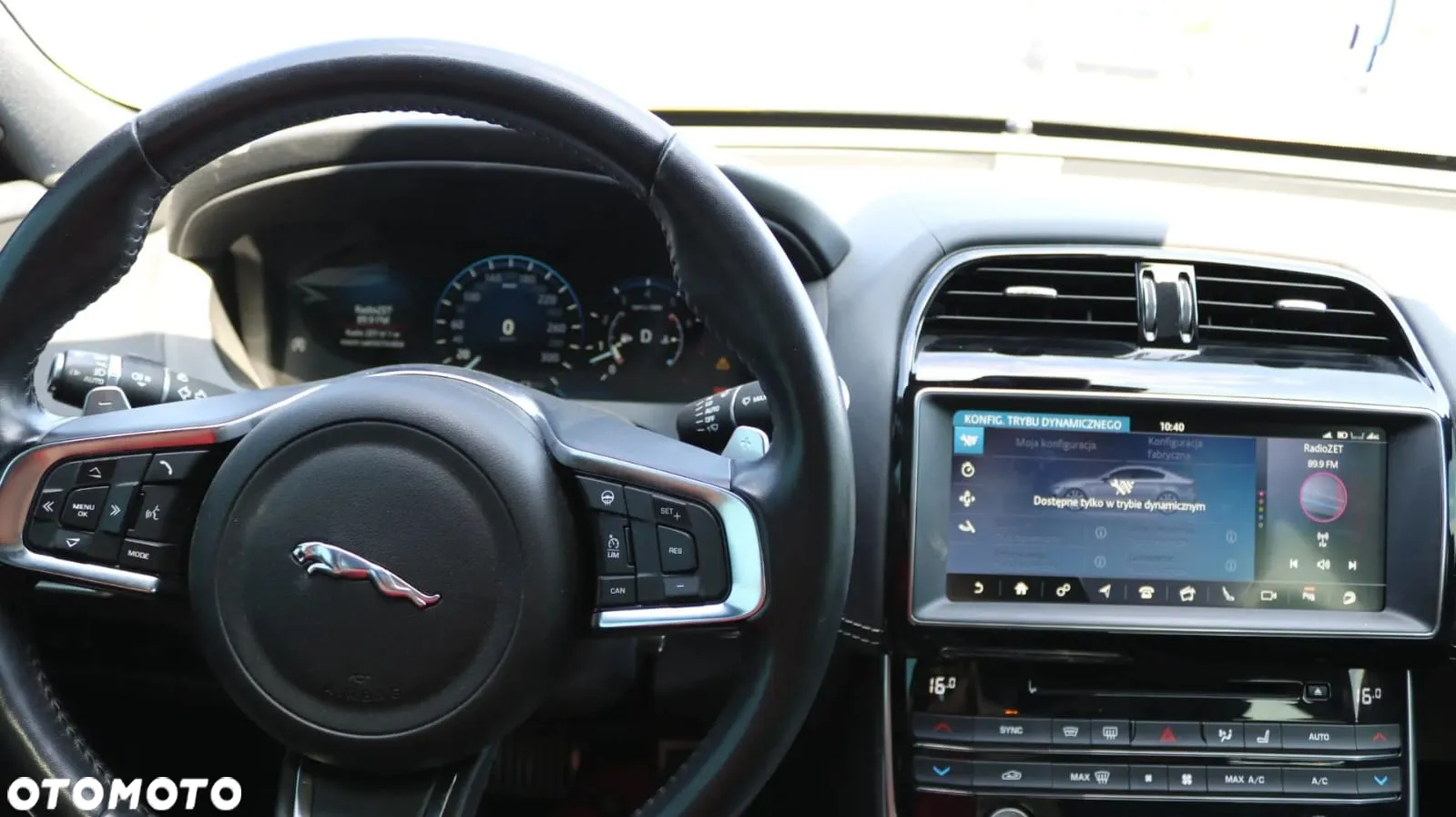 Jaguar XE S - 9