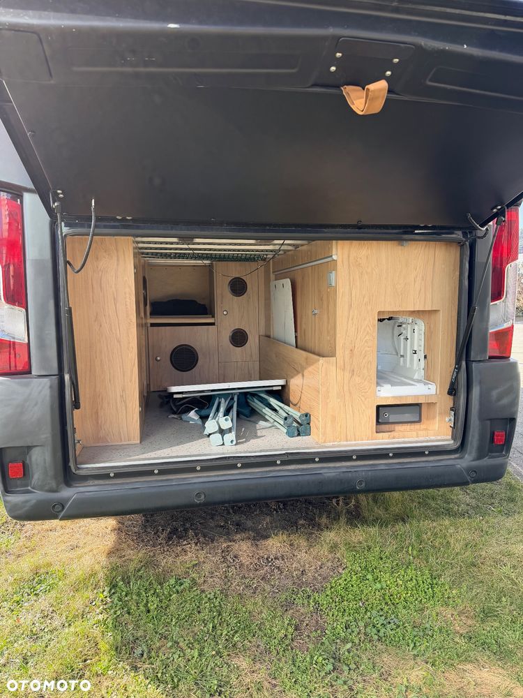 Globe-Traveller Voyager X - 18