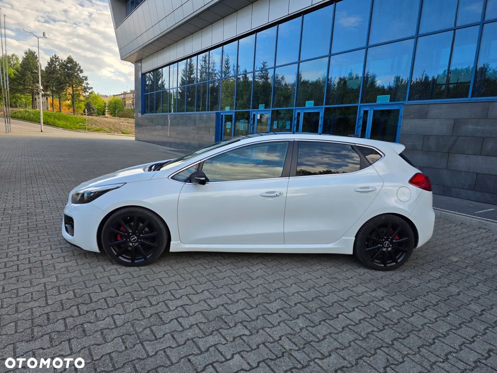 Kia Ceed 1.6 T-GDI GT-Track - 14