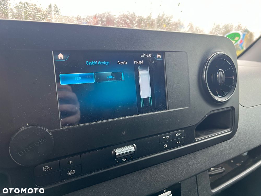 Mercedes-Benz Sprinter - 12