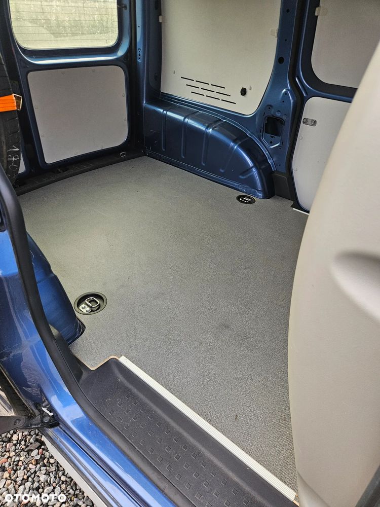 Volkswagen Caddy - 8