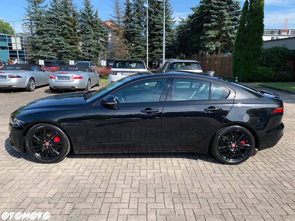 Jaguar XE 2.0 D200 mHEV R-Dynamic Black - 2