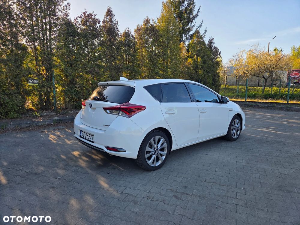 Toyota Auris - 2