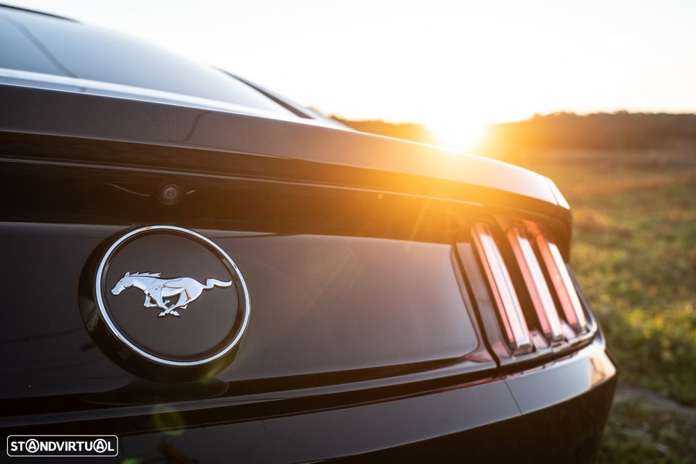Ford Mustang 2.3i EcoBoost - 17