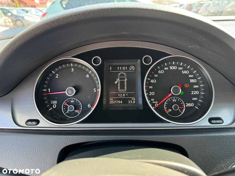 Volkswagen Passat - 9