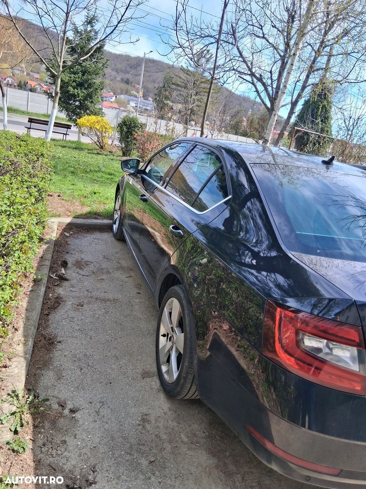 Skoda Octavia 2.0 TDI DSG Style - 9