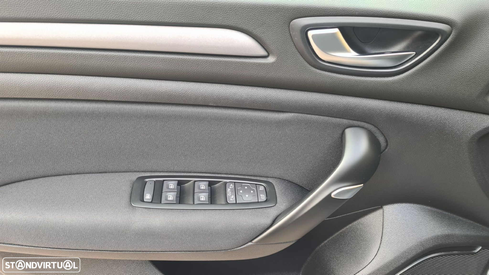 Renault Mégane 1.5 Blue dCi Intens EDC - 8
