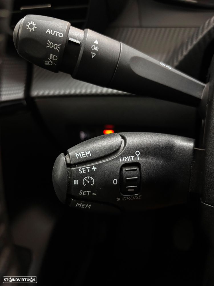 Peugeot 208 - 21