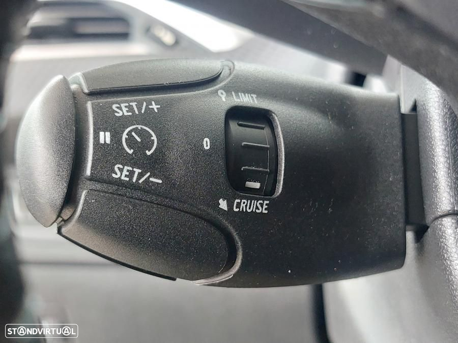 Peugeot 2008 1.5 BlueHDi Signature - 21
