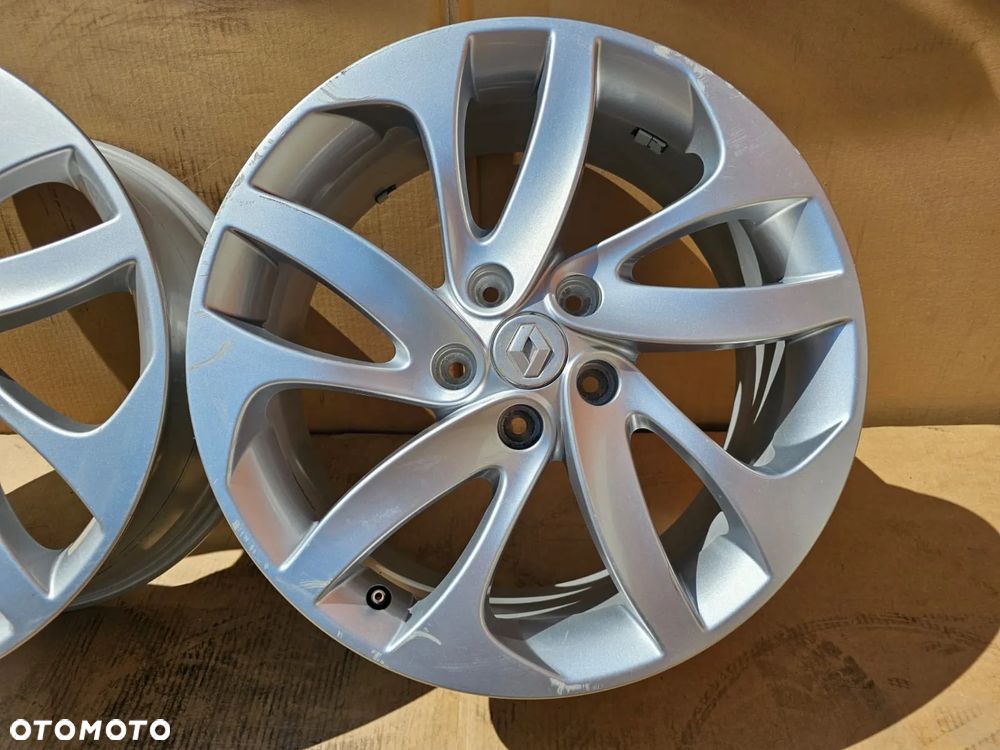(F143) Renault OE / 7,5Jx18 ET52 5x114.3 / 403007842R - 5