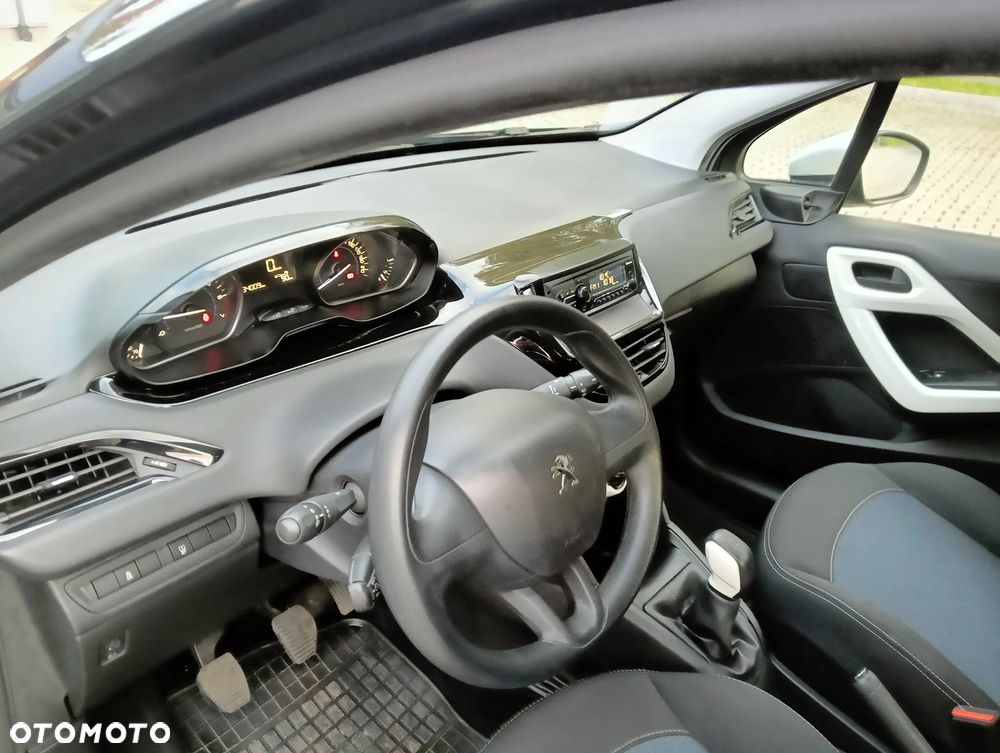 Peugeot 208 - 15