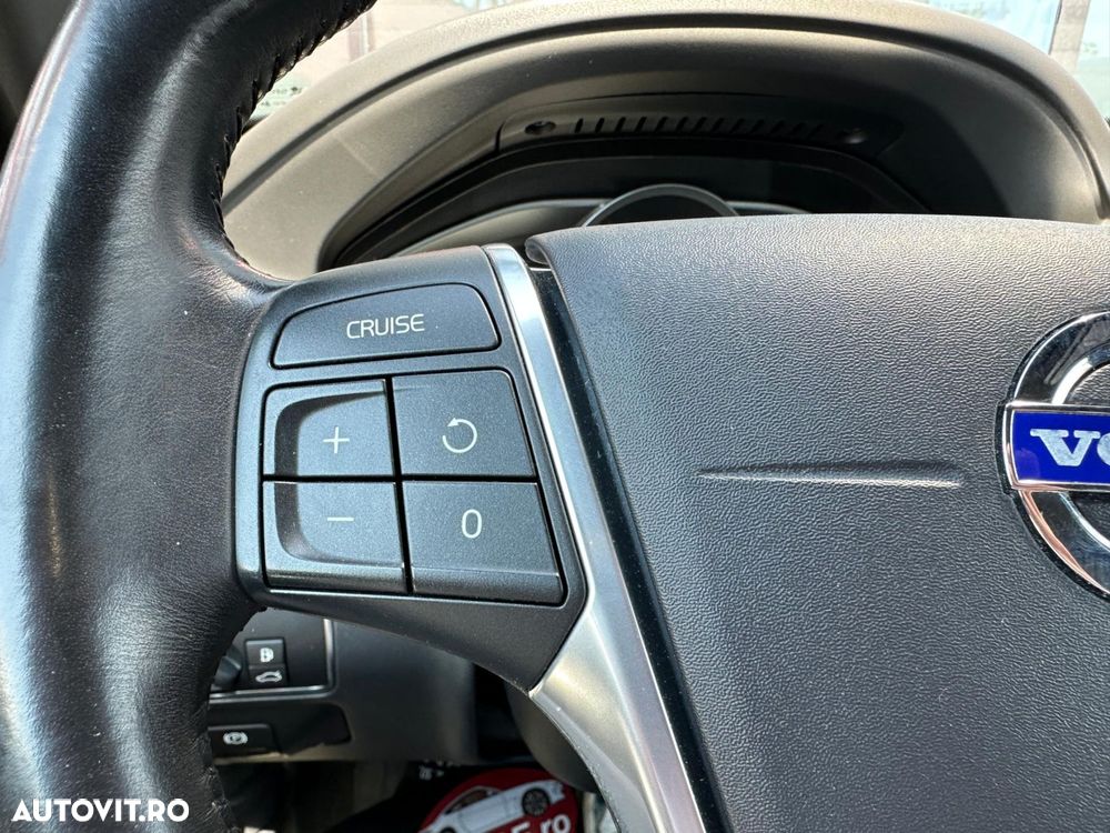 VOLVO XC60 2015 — imagine 19