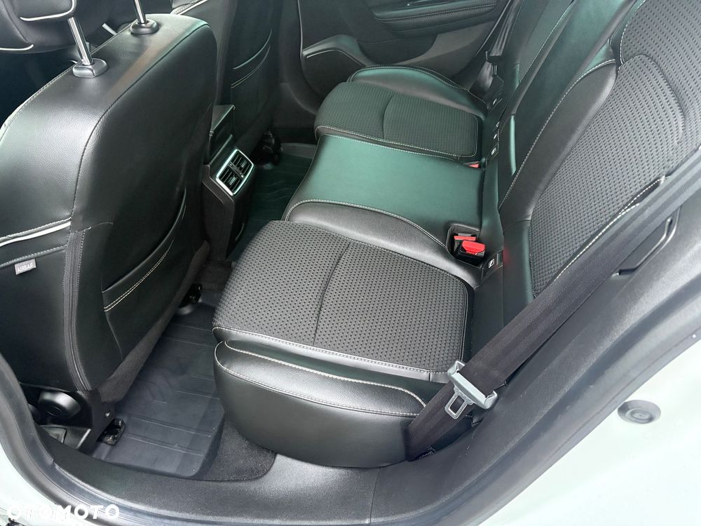 Renault Megane ENERGY TCe 130 BOSE EDITION - 24