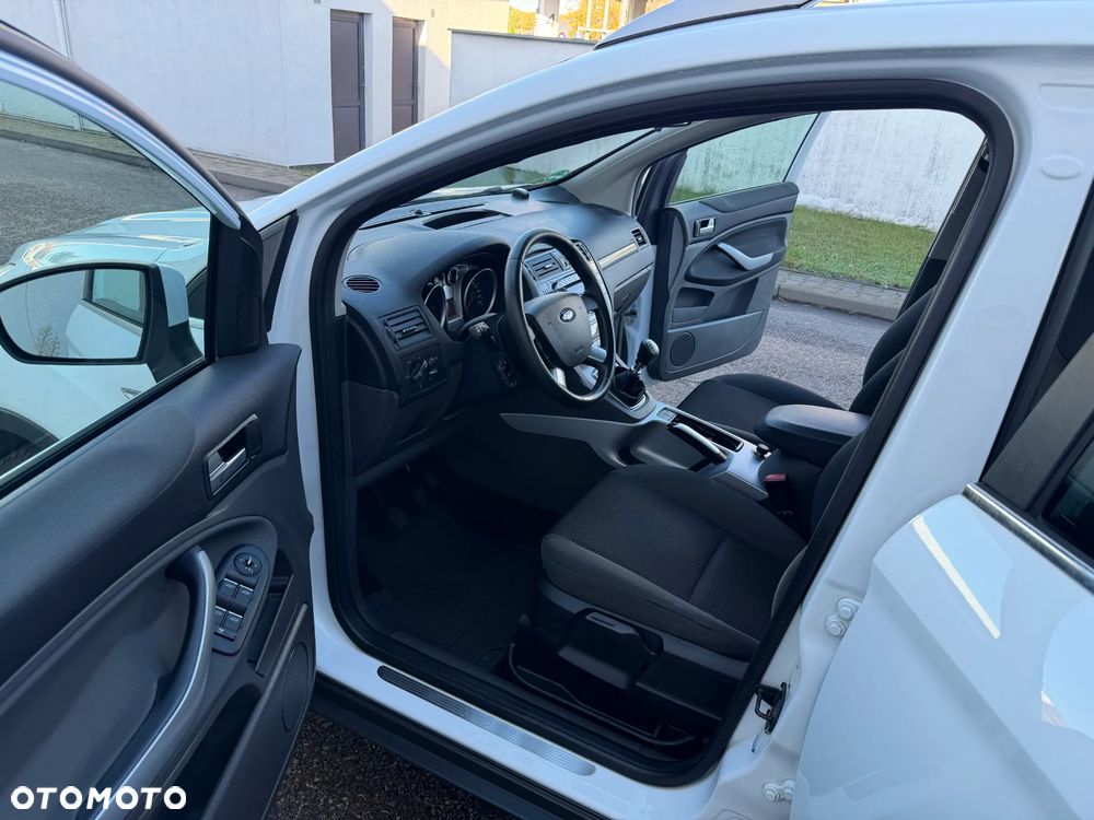 Ford Kuga 2.0 TDCi 2x4 Titanium - 20