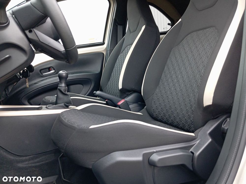 Toyota Aygo X - 15