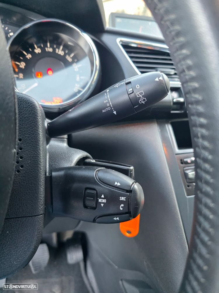 Peugeot 3008 1.2 PureTech Allure - 21