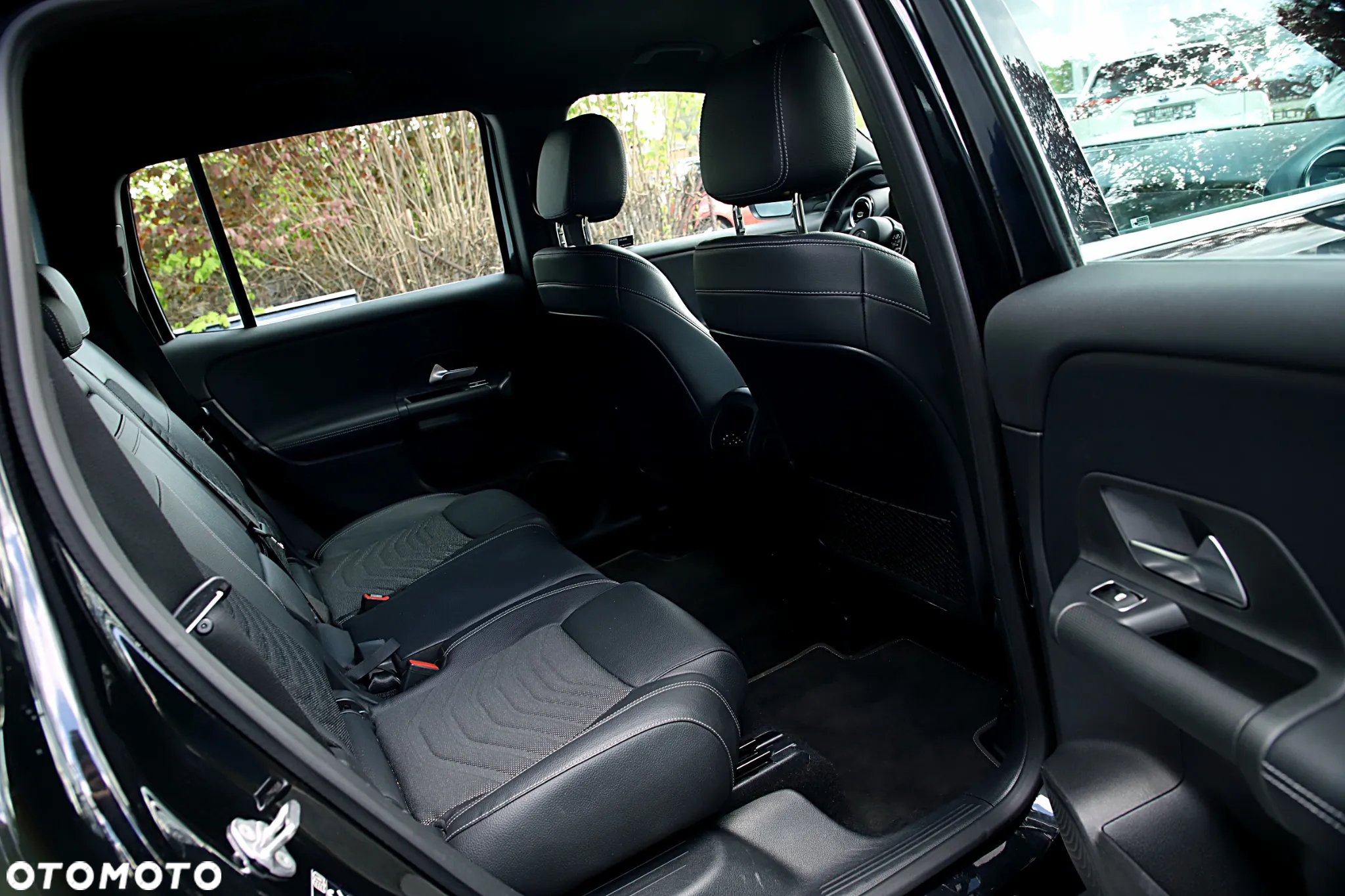Mercedes-Benz GLB 200 7G-DCT - 23