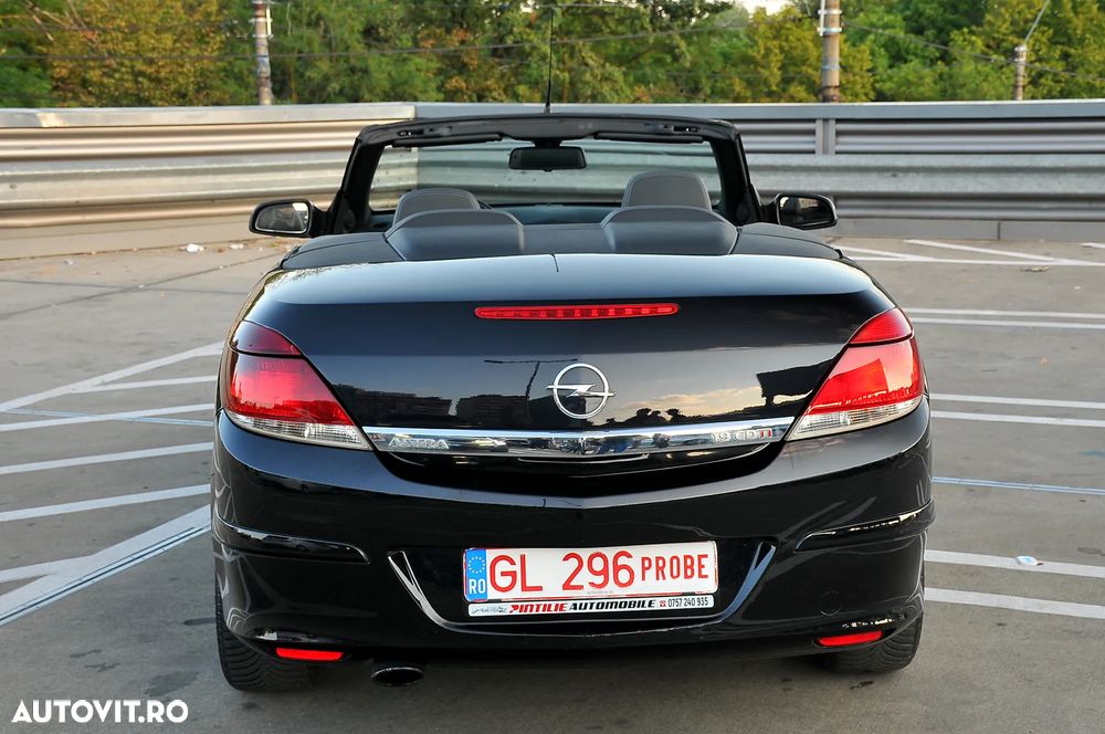 Opel Astra GTC 1.9 CDTI Cosmo - 11