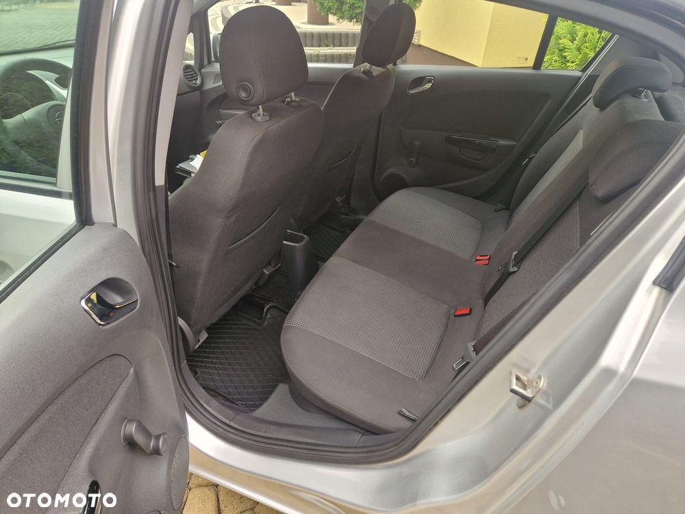 Opel Corsa 1.2 16V Essentia - 8