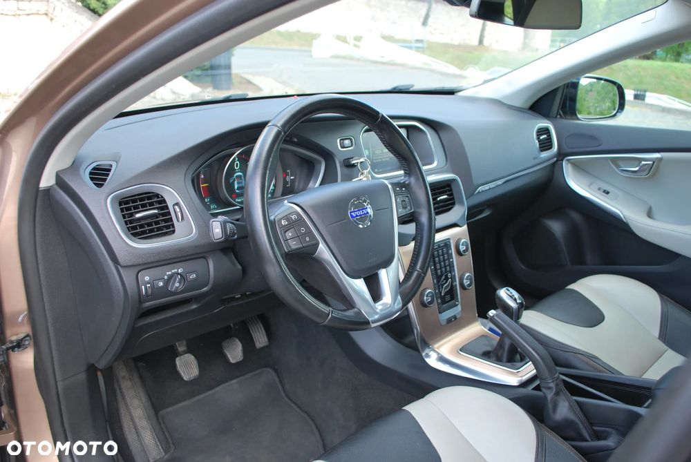 Volvo V40 Cross Country D4 Summum - 13