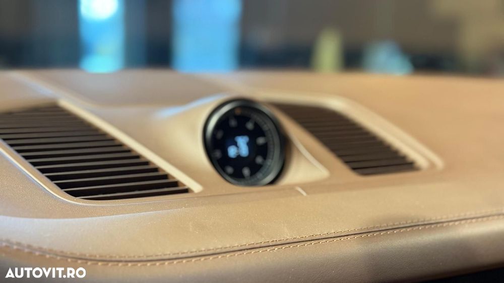 Porsche Cayenne - 40