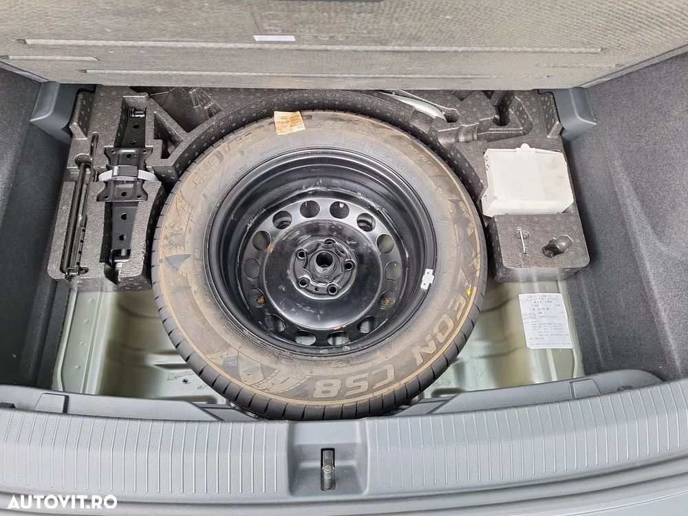Volkswagen T-Roc - 33
