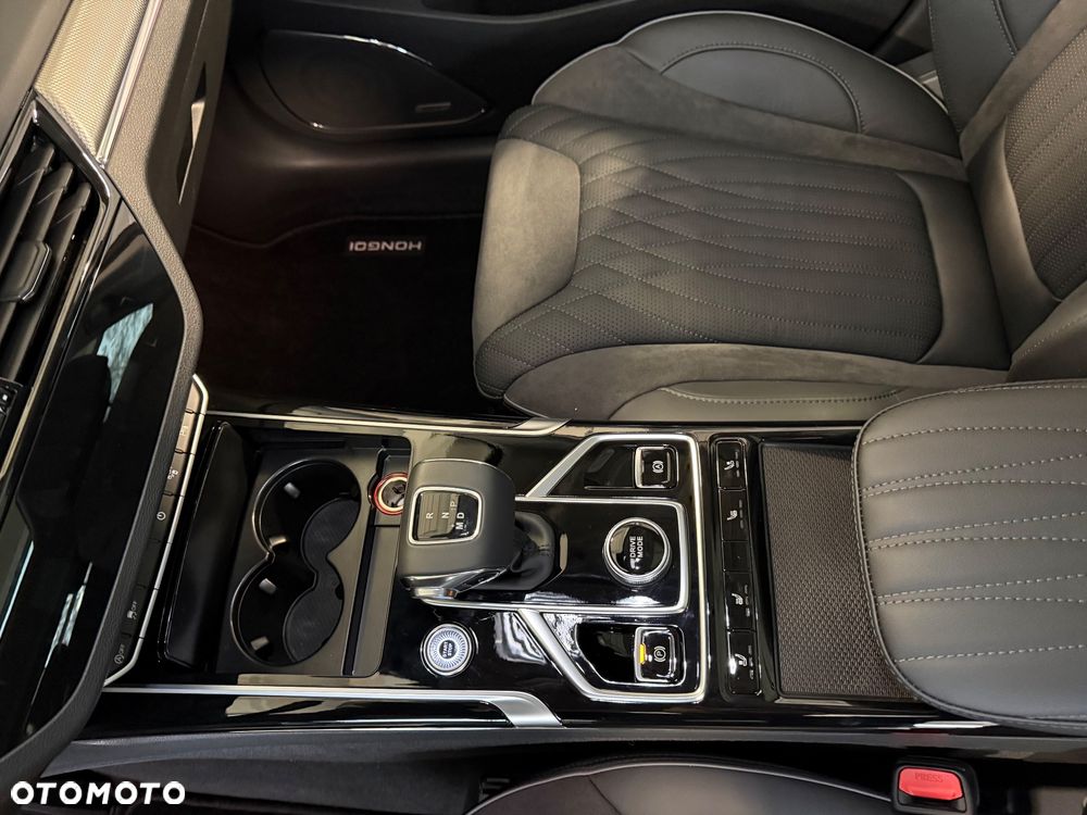 Hongqi HS5 - 4