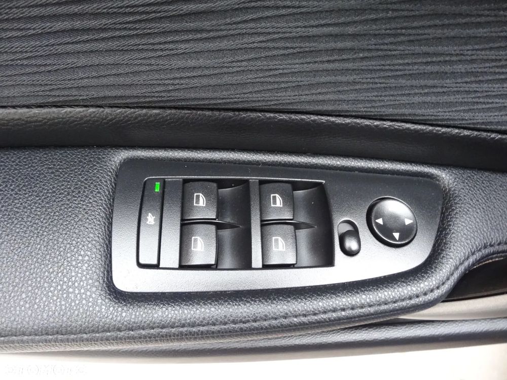 BMW Seria 1 118d DPF Edition Sport - 27