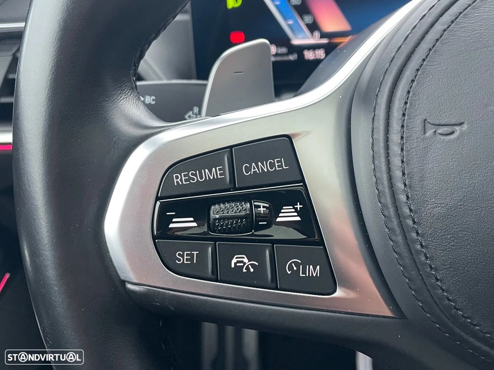 BMW 330 e Pack M Auto - 35