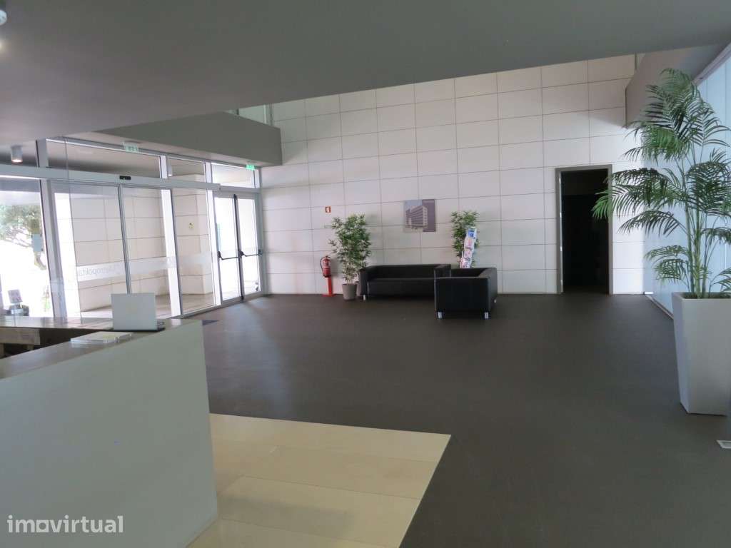 Escritório com 91 m2 nas Colinas de Cruzeiro em Odivelas - Grande imagem: 2/11