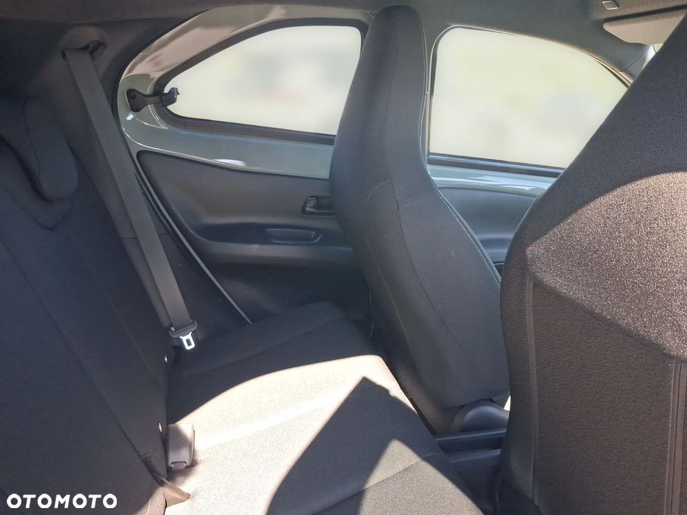 Toyota Aygo X Hybrid 1.5 Style e-CVT - 10