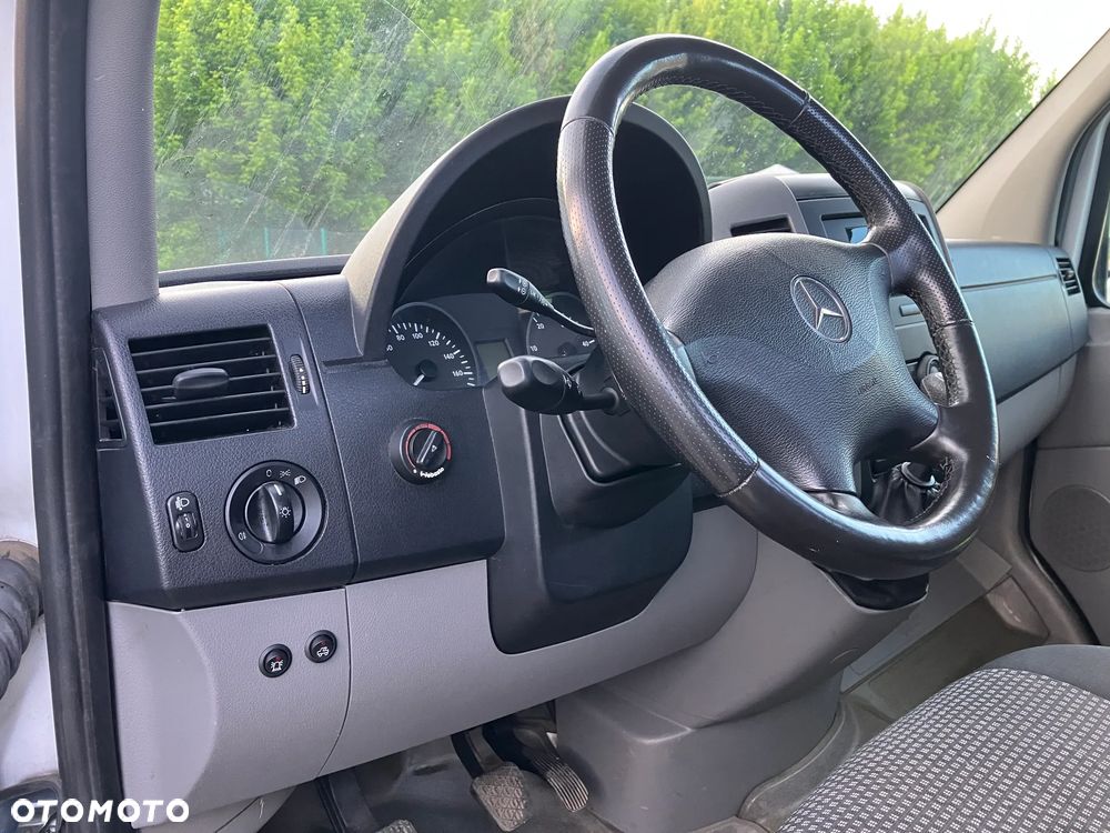 Mercedes-Benz Sprinter - 30