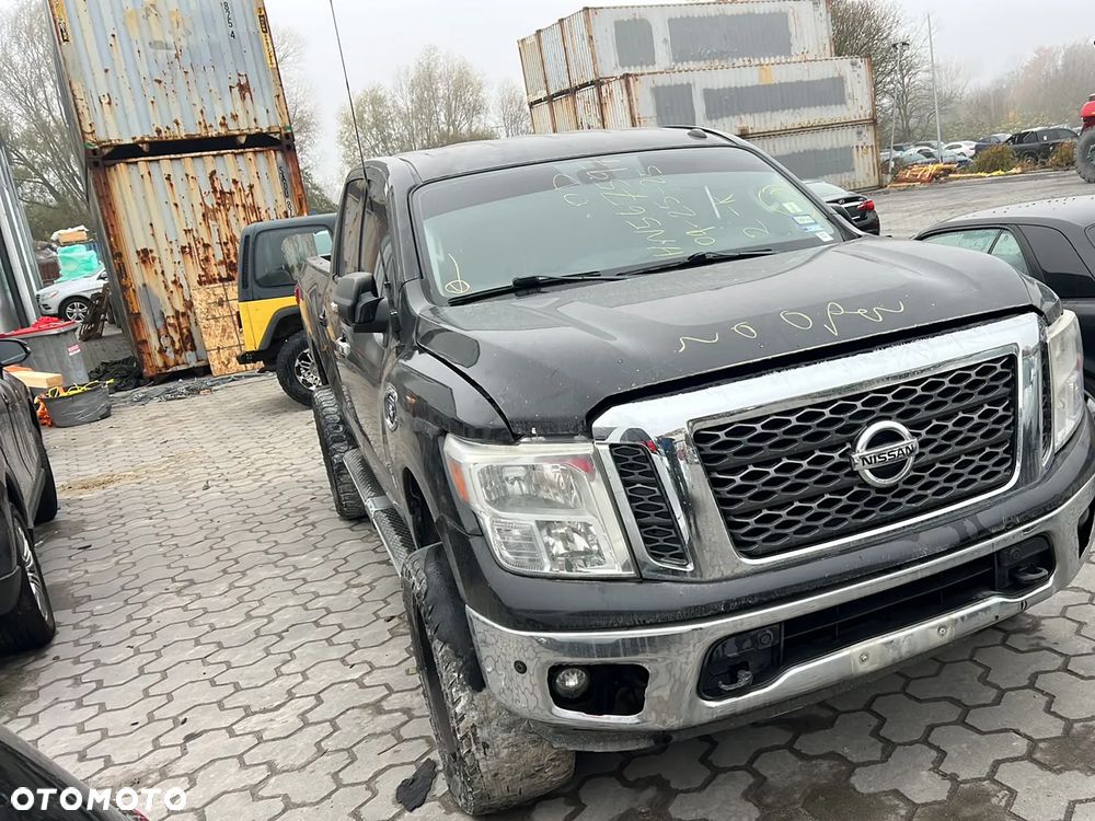 Nissan Titan - 4