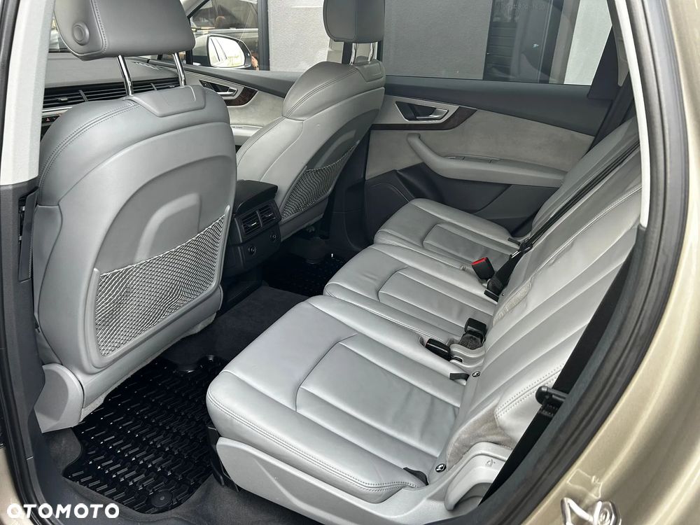 Audi Q7 - 30