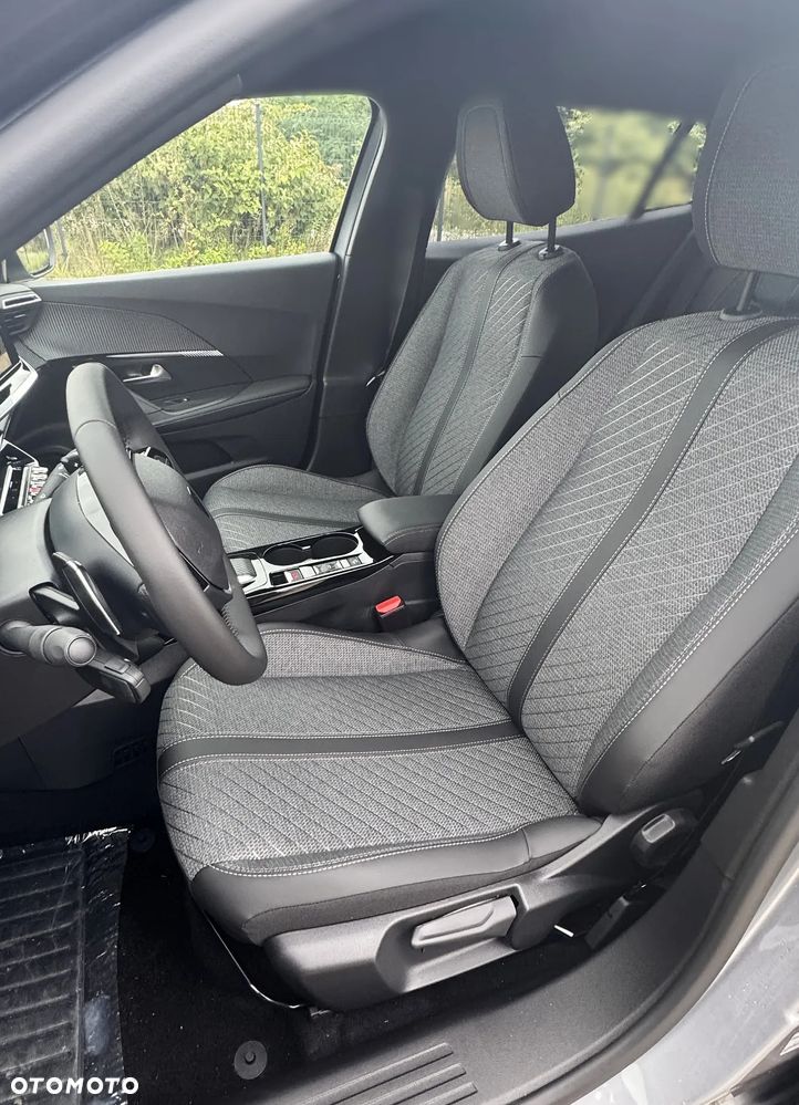 Peugeot 2008 PureTech mHEV Allure e-DCS6 - 13