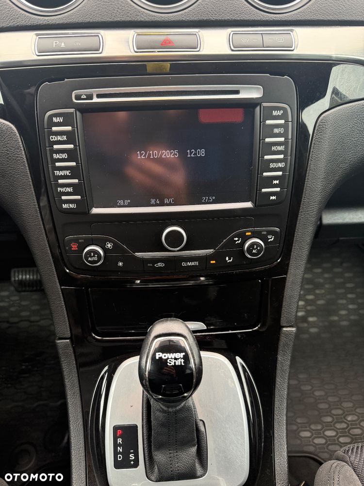 Ford S-Max - 17